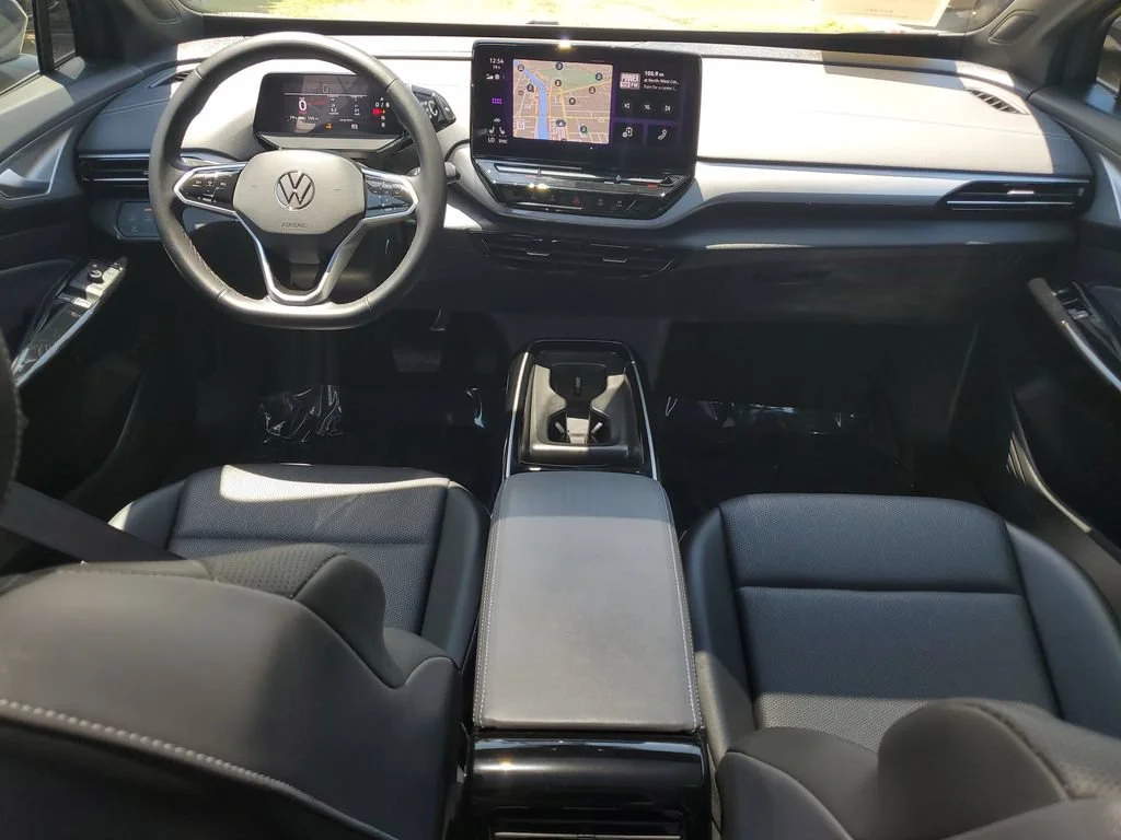 Used 2023  Volkswagen S image 10