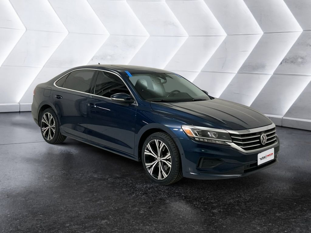 2020 Volkswagen Passat 2.0T SEL Auto's photo