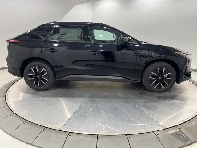 2026 Toyota bZ XLE - Photo 6