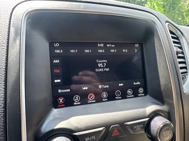 Used 2020 White Dodge SXT image 19