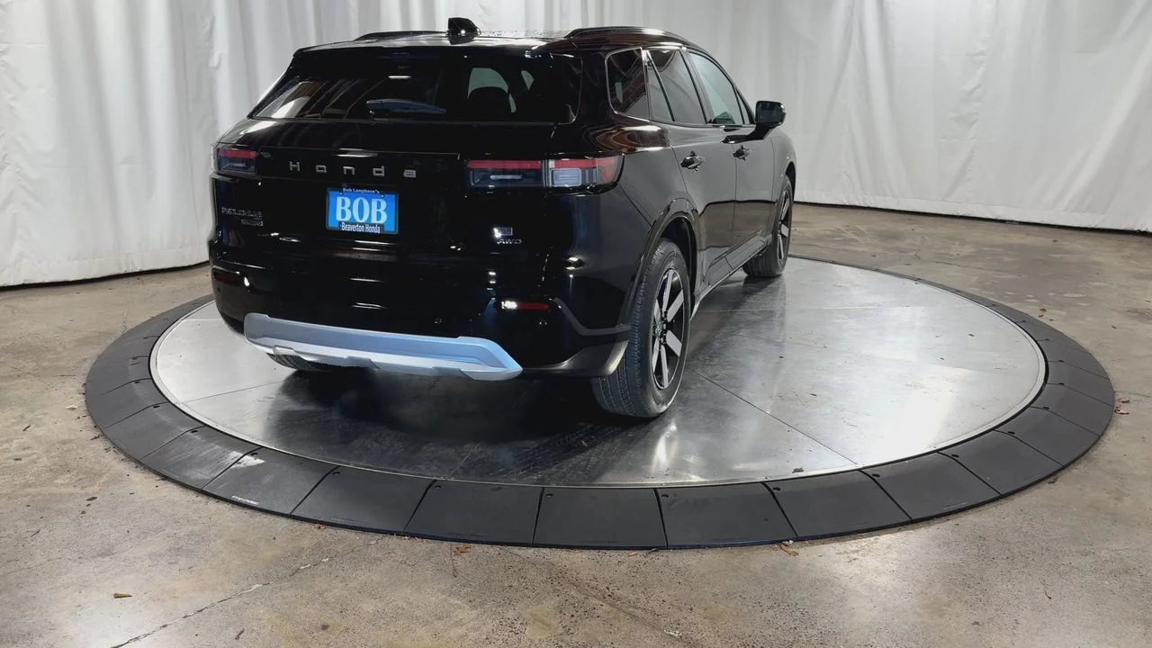 New 2026 Raven Black Honda Touring image 11