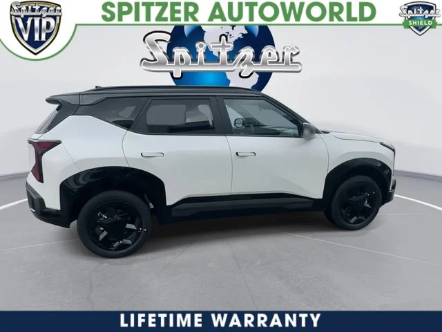 New 2027 Snow White Pearl / Black Roof Kia X-Line image 9