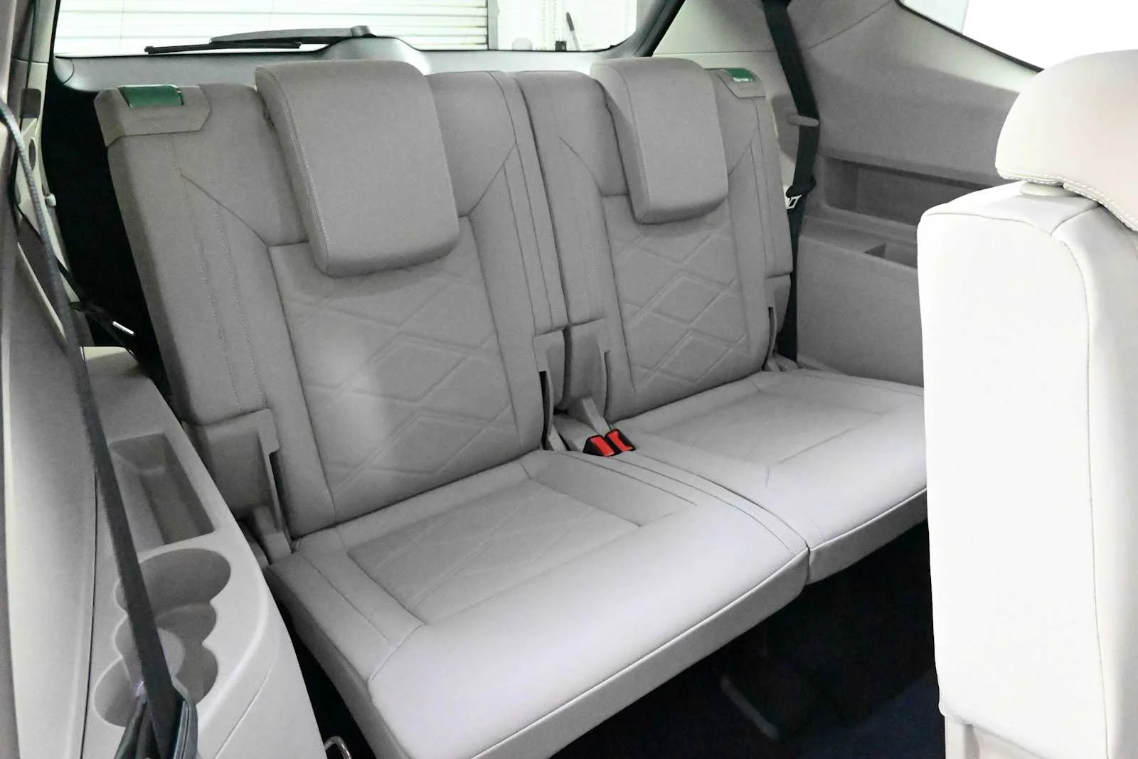 New 2026 Opal White Pearl Volkswagen 2.0T SE image 13