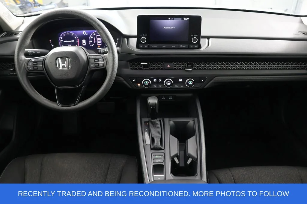Used 2025 Gray Honda SE image 2