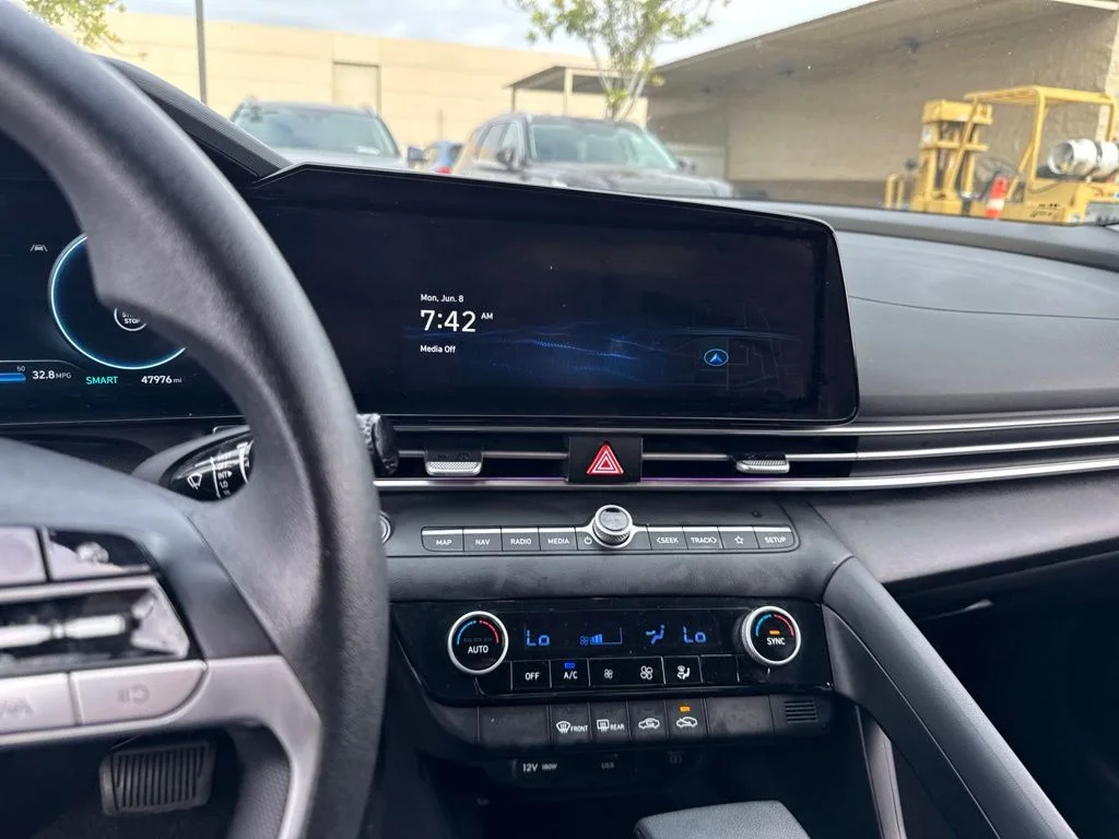 Used 2024 White Hyundai SEL image 8