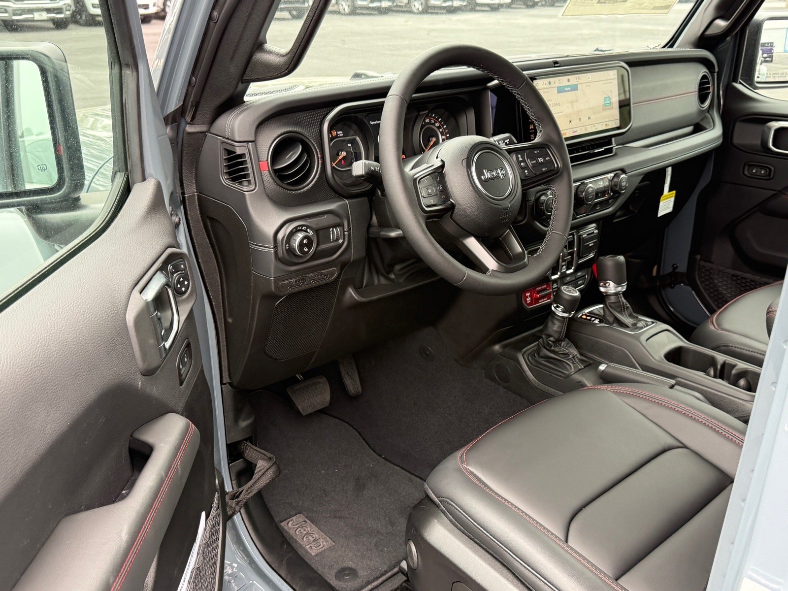 New 2026 Anvil Clear-Coat Exterior Paint Jeep Rubicon 4x4 image 5