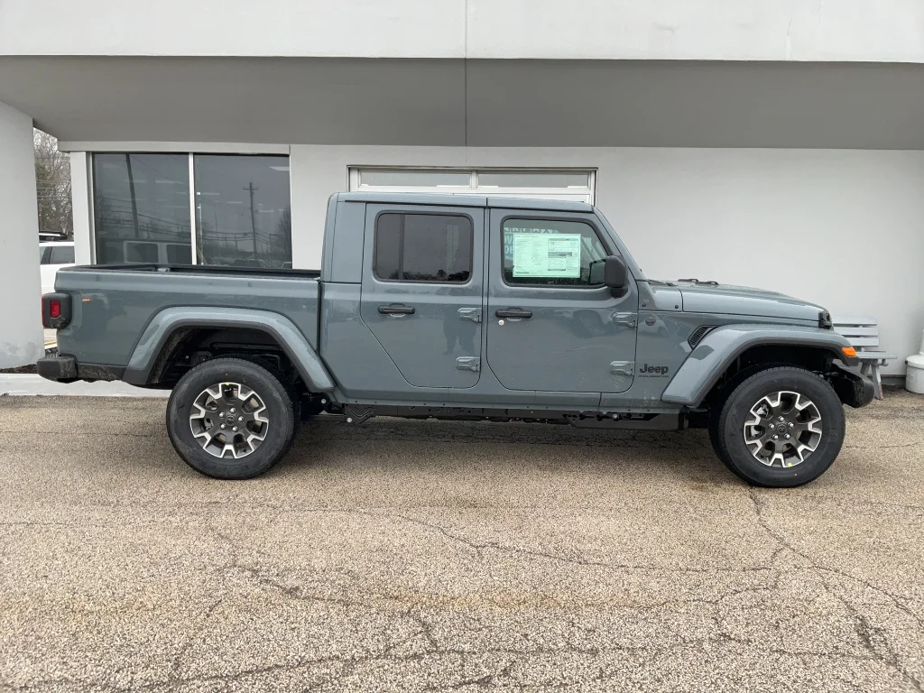 New 2026 Anvil Clearcoat Jeep Sahara 4x4 image 4