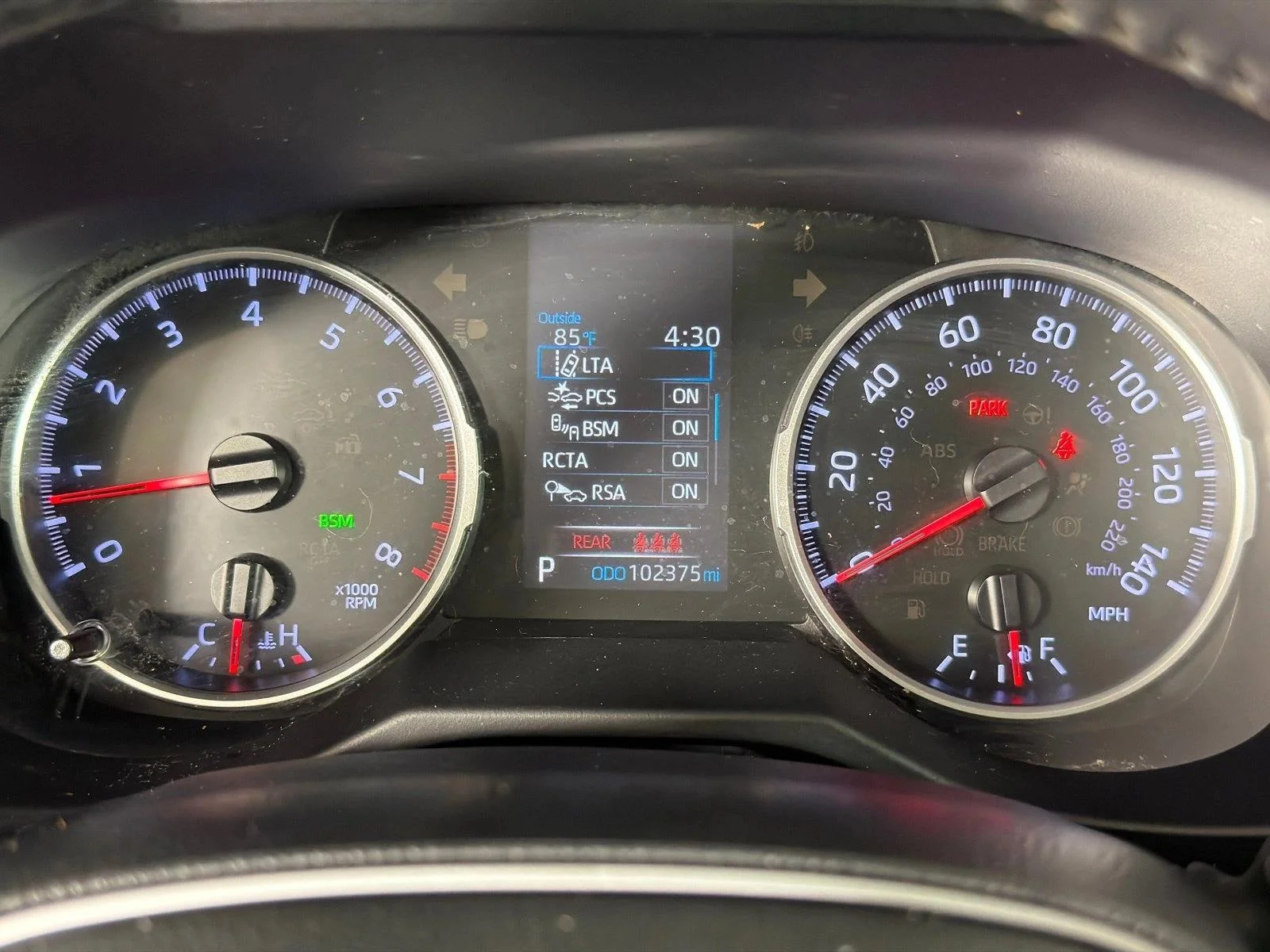 Used 2020 White Toyota XLE Premium image 28