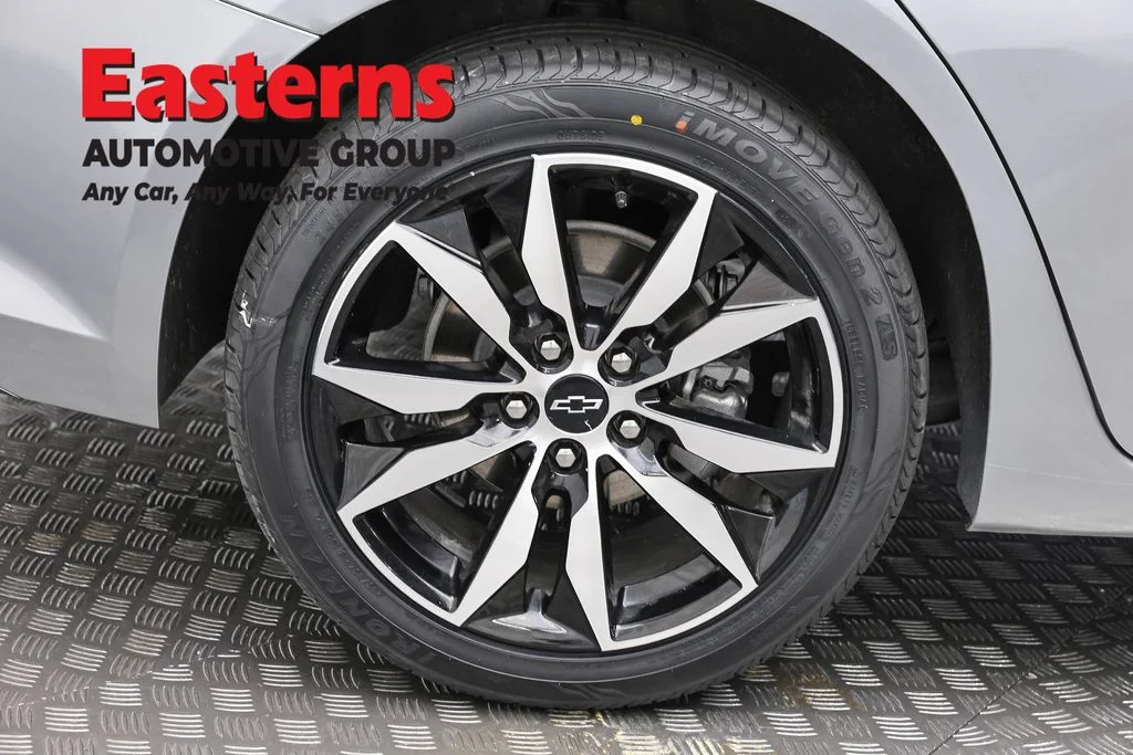 Used 2024 Gray Chevrolet RS image 29