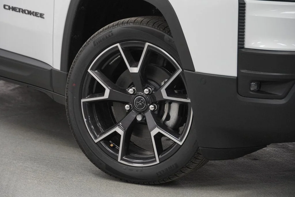 New 2026 Bright White Clear-Coat Exterior Paint Jeep Overland image 4
