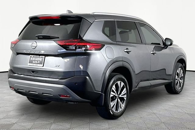 Used 2022 Gray Nissan SV image 6