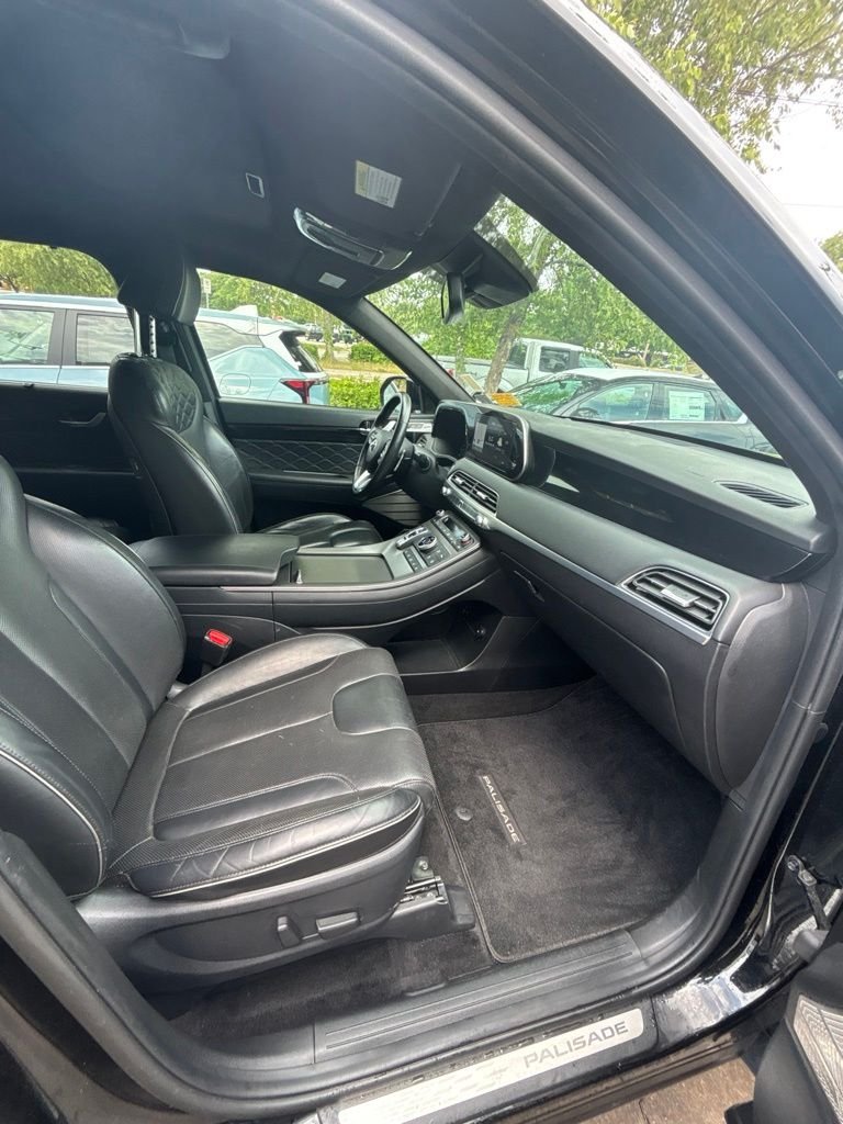 Used 2021 Black Hyundai Calligraphy image 25