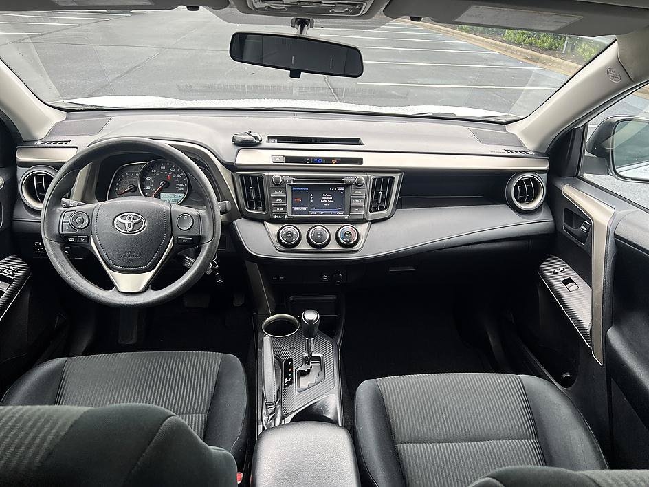Used 2015 Super White Toyota LE image 18