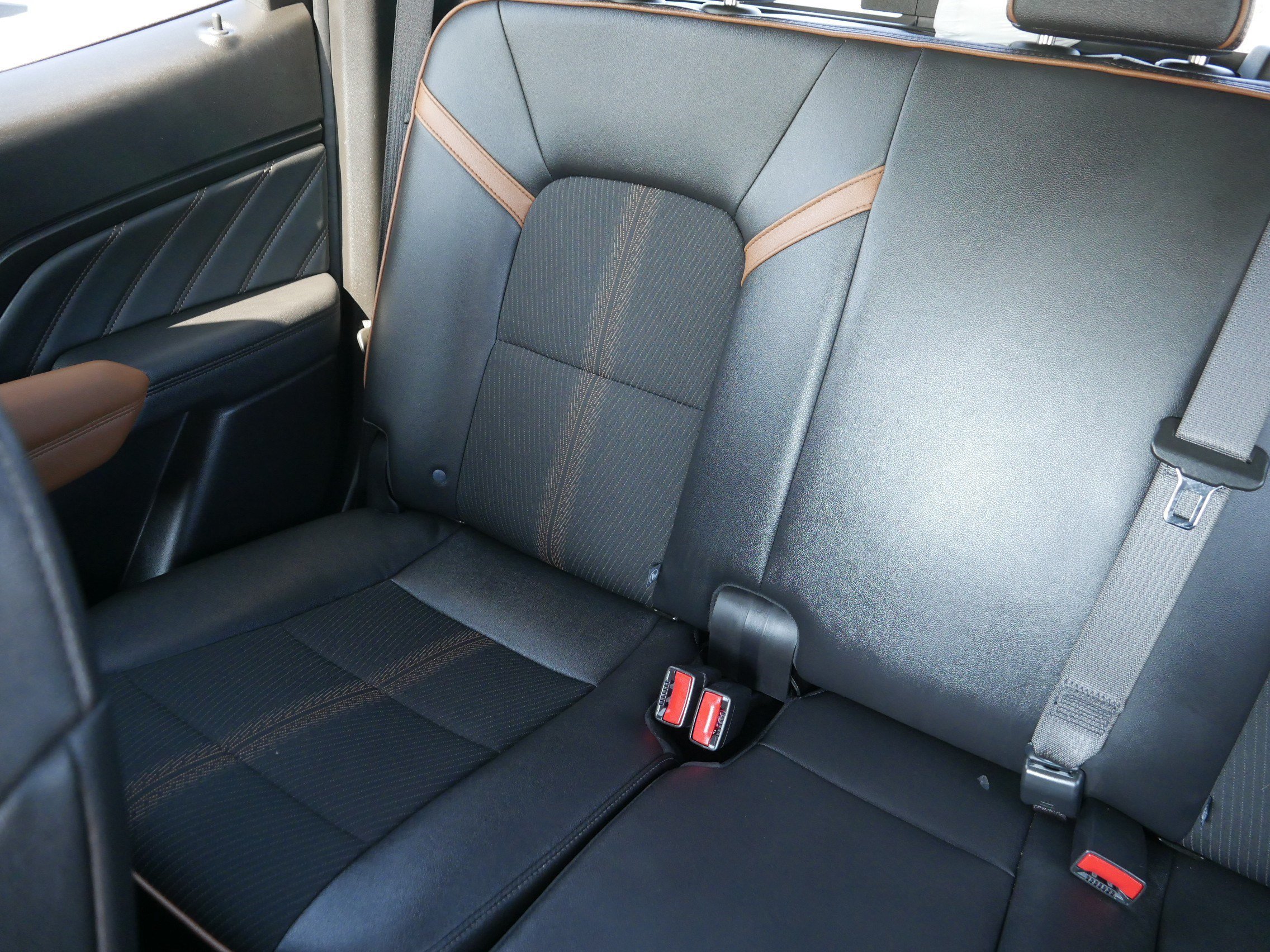 Used 2023 Summit White GMC 4WD AT4 image 12