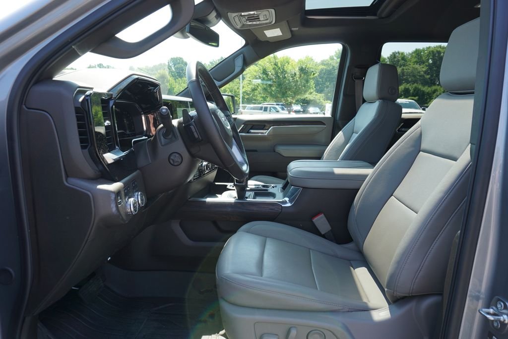 Used 2025 Sterling Metallic GMC SLT image 9