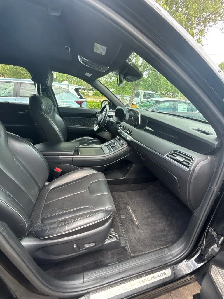 Used 2021 Black Hyundai Calligraphy image 25
