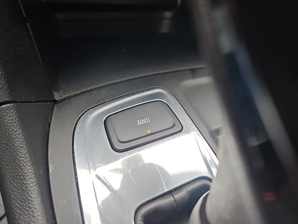 Used 2024 White Chevrolet LT image 59