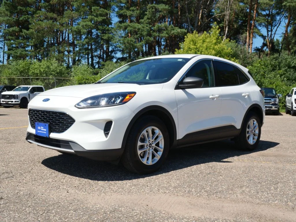 Certified Used 2022 White Ford SE image 2