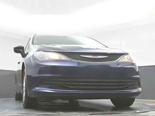 Used 2017 Blue Chrysler Touring image 43