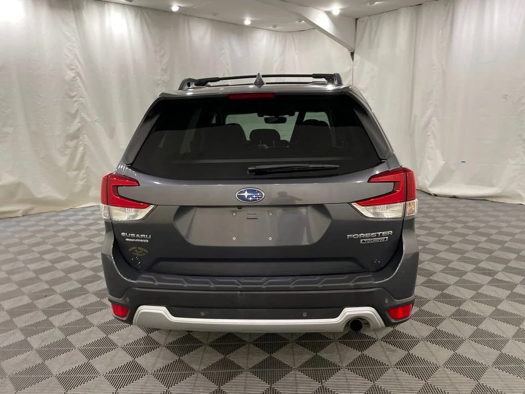 Used 2020 Magnetite Gray Metallic Subaru Touring image 6