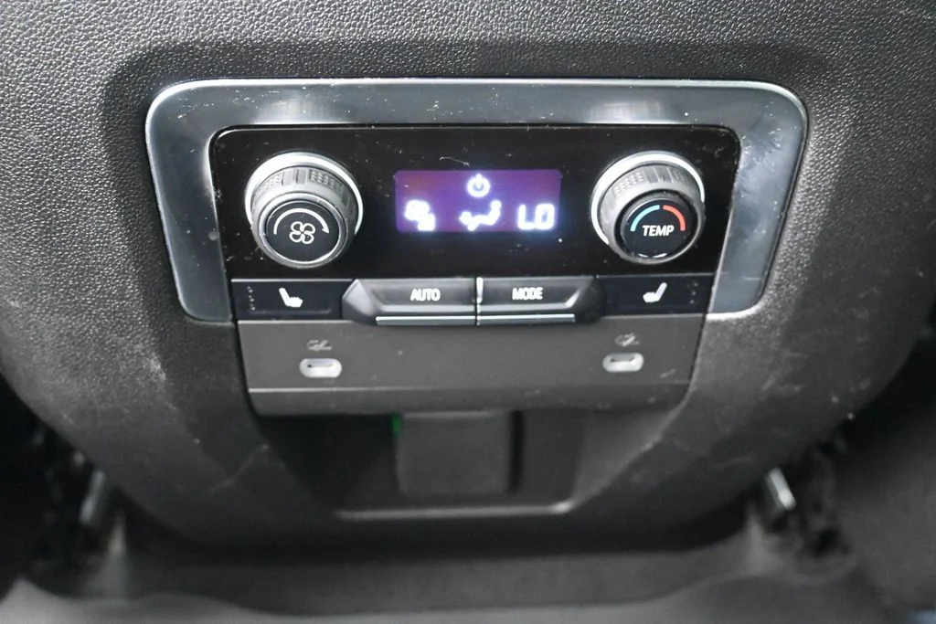 Used 2022 Gray Chevrolet Z71 image 15