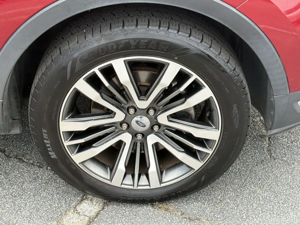 Used 2018 Red Ford Platinum image 11