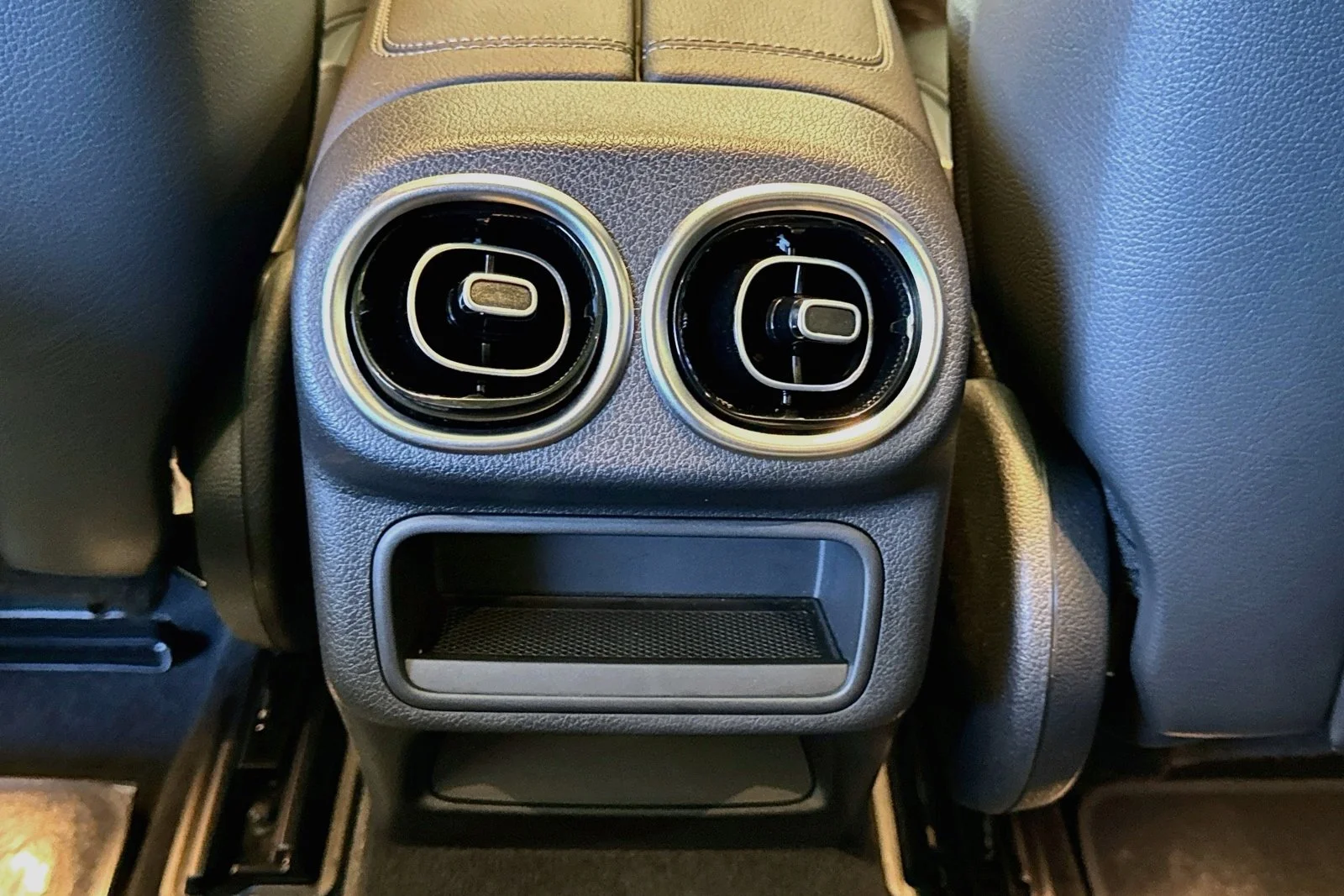Used 2026 Black Mercedes-Benz GLC 300 image 23