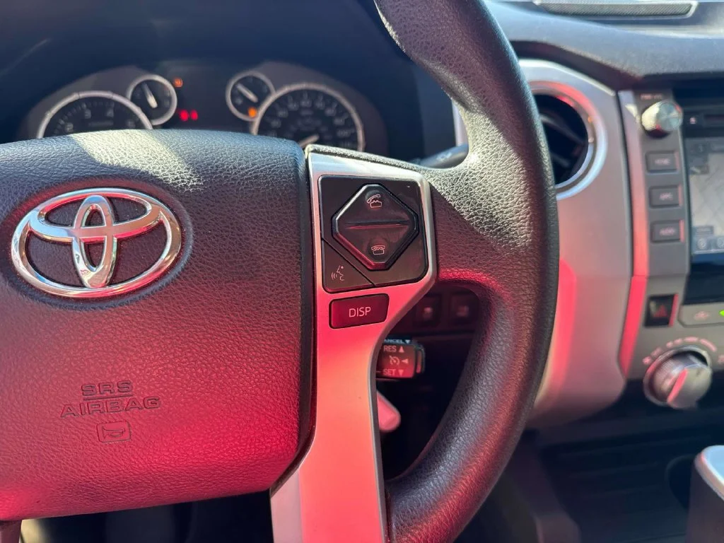Used 2015 Gray Toyota SR5 image 41
