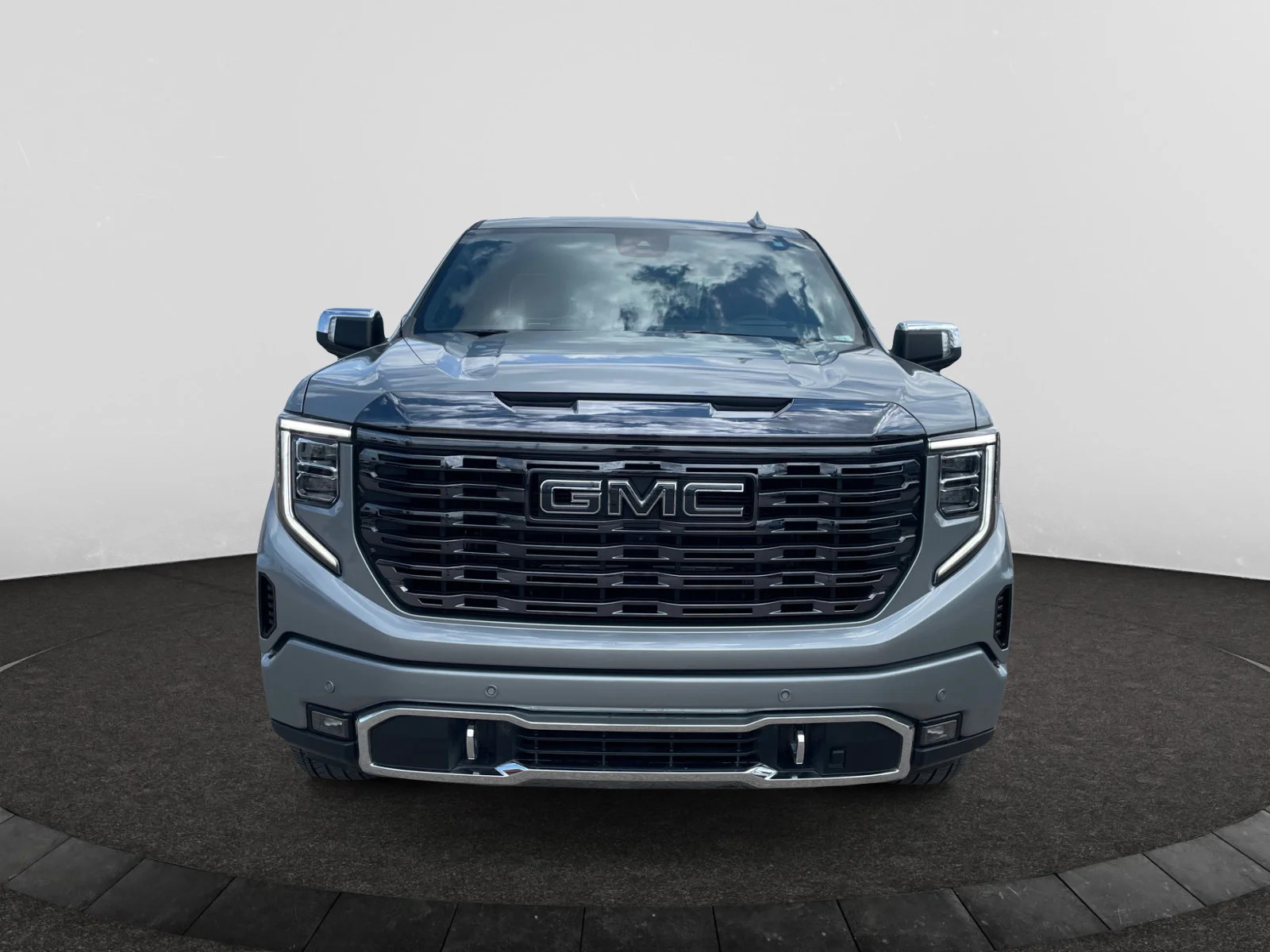 Used 2024 Gray GMC Denali Ultimate Crew Cab image 8