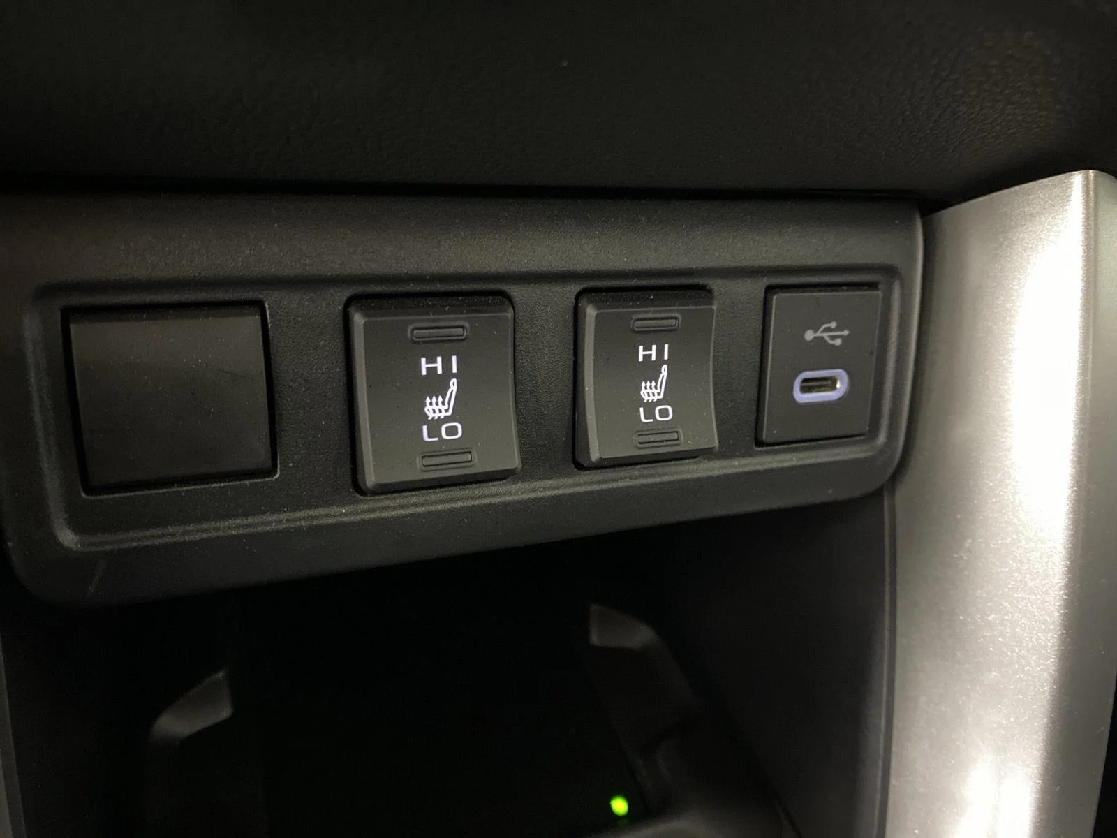 Used 2024 Wind Chill Pearl Toyota XLE image 20
