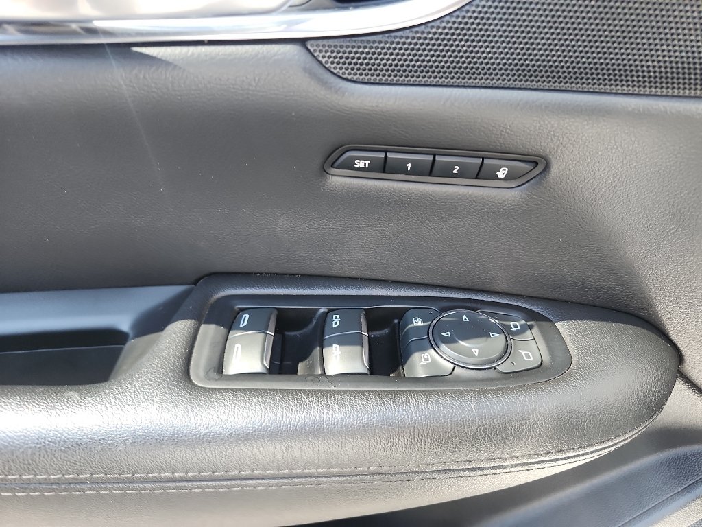 Used 2019 Crystal White Tricoat Cadillac Premium Luxury AWD image 19