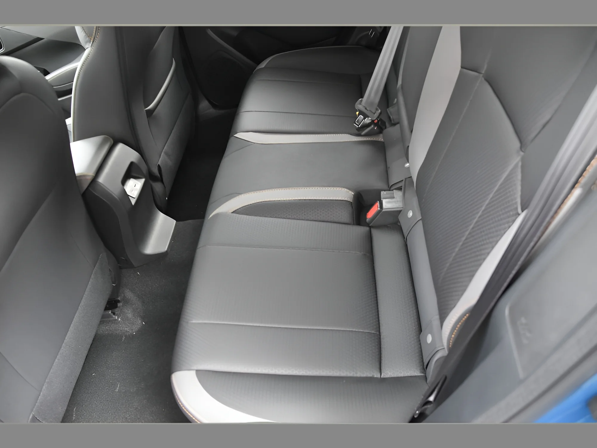 Used 2026 Geyser Blue Subaru Wilderness image 14