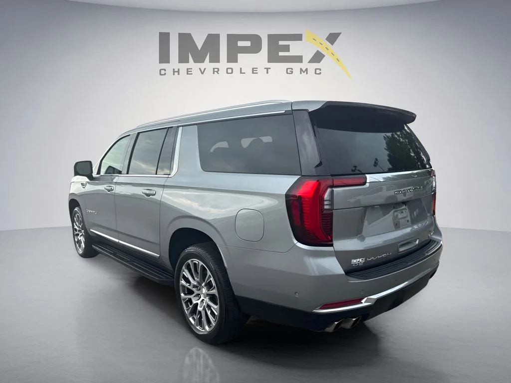 Used 2025 Silver GMC Denali image 3