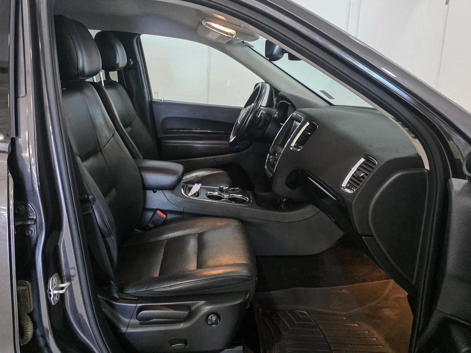 Used 2015 Gray Dodge Limited image 21