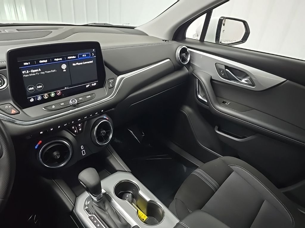 Used 2023 Summit White Chevrolet LT image 26