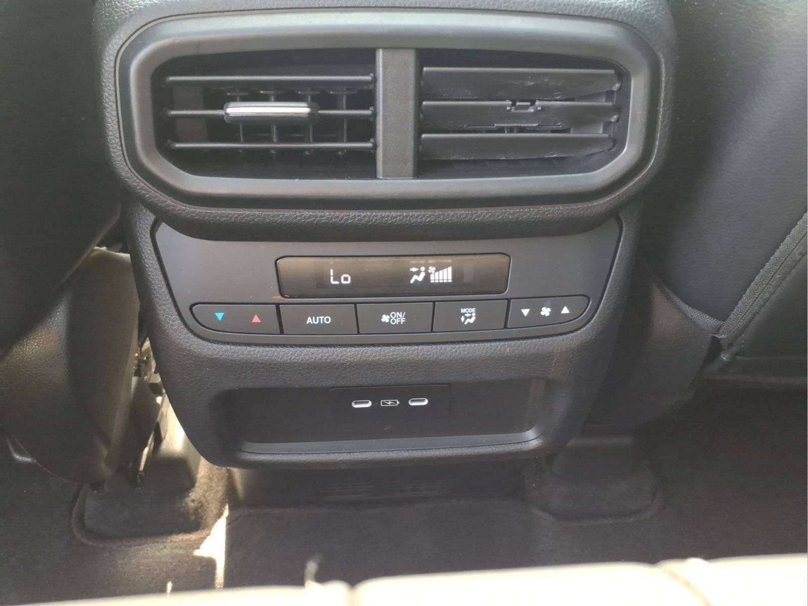 2025 Honda Pilot Touring - Photo 15