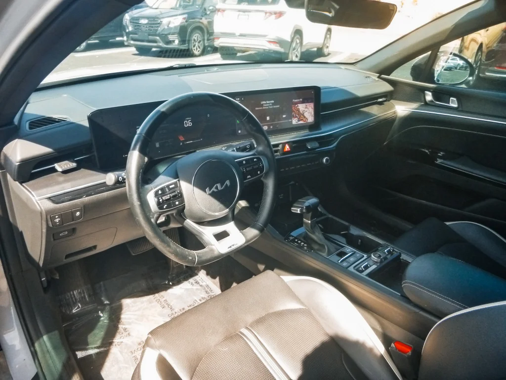 Used 2025 Wolf Gray Kia GT-Line image 9