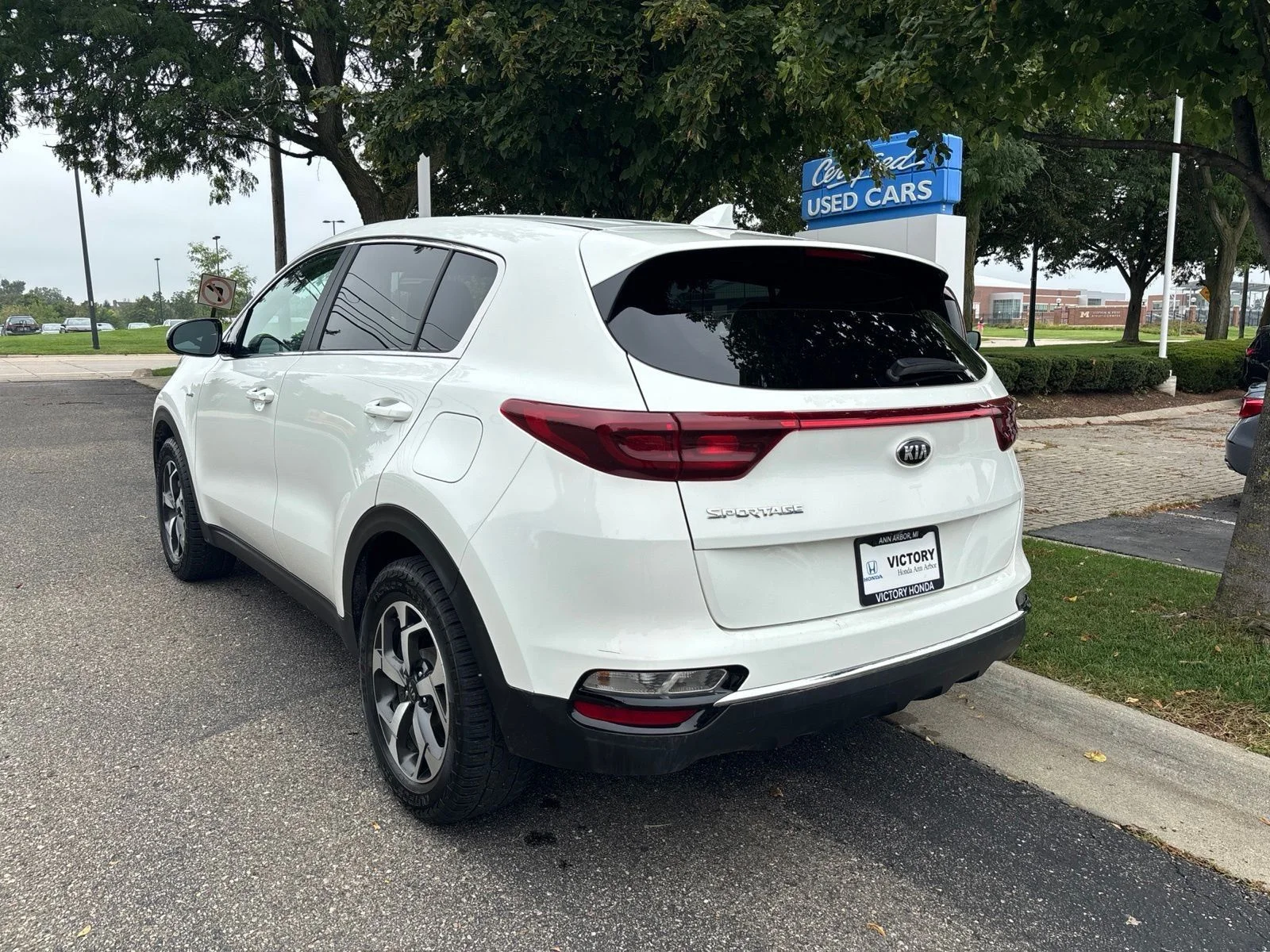 Used 2021 Clear White Kia LX image 5