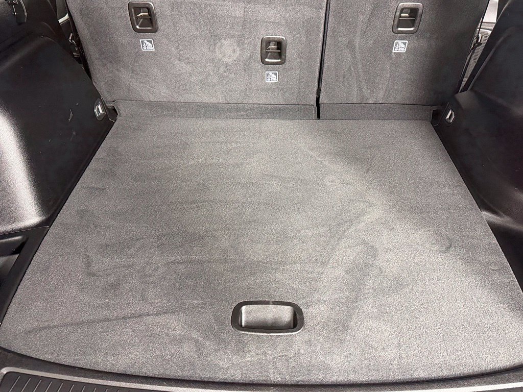 Used 2023 Silver Jeep Limited image 22