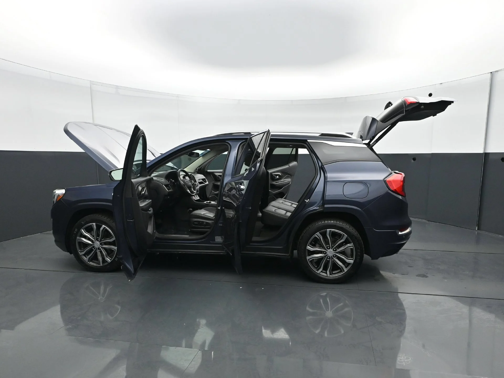 Used 2018 Blue Steel Metallic GMC Denali image 33