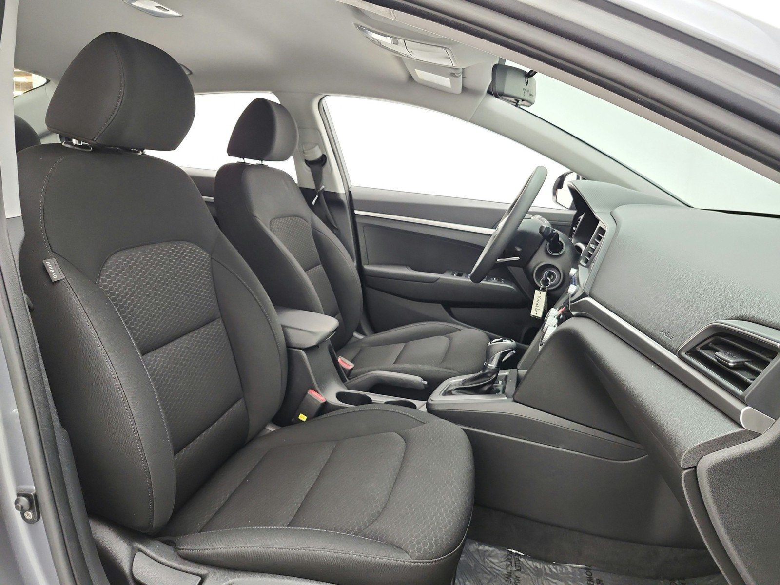 Used 2019 Galactic Gray Hyundai SE Auto image 18
