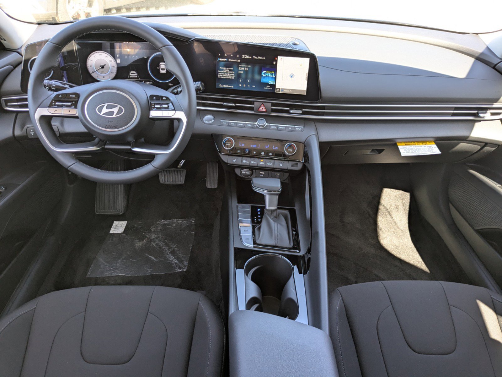 2025 Hyundai Elantra SEL - Photo 9