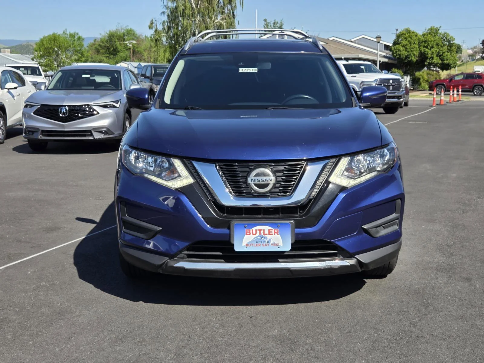 Used 2019 Nissan Rogue SV with VIN JN8AT2MV4KW400371 for sale in Ashland, OR