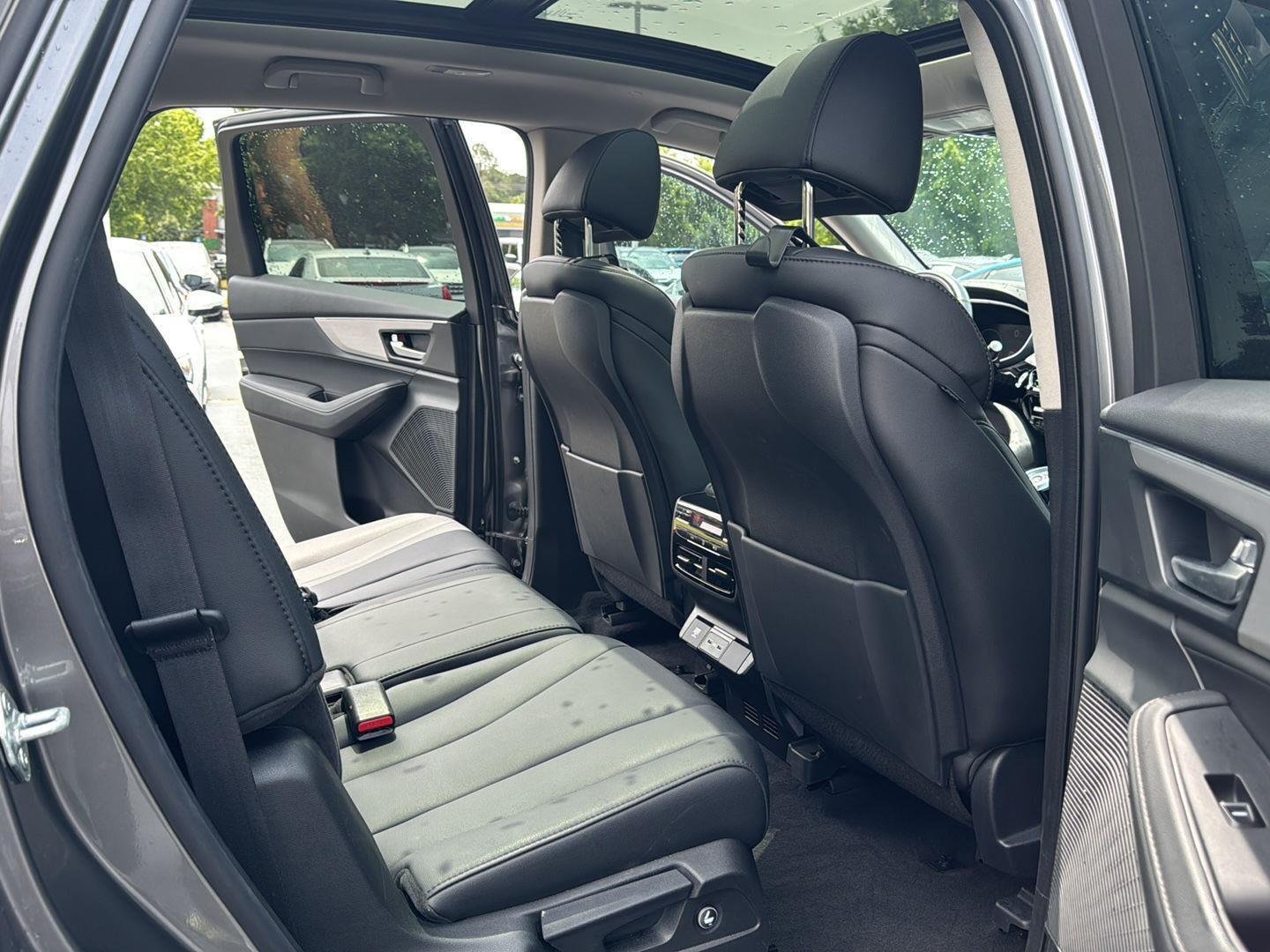 Used 2024 Liquid Carbon Metallic Acura Base image 25