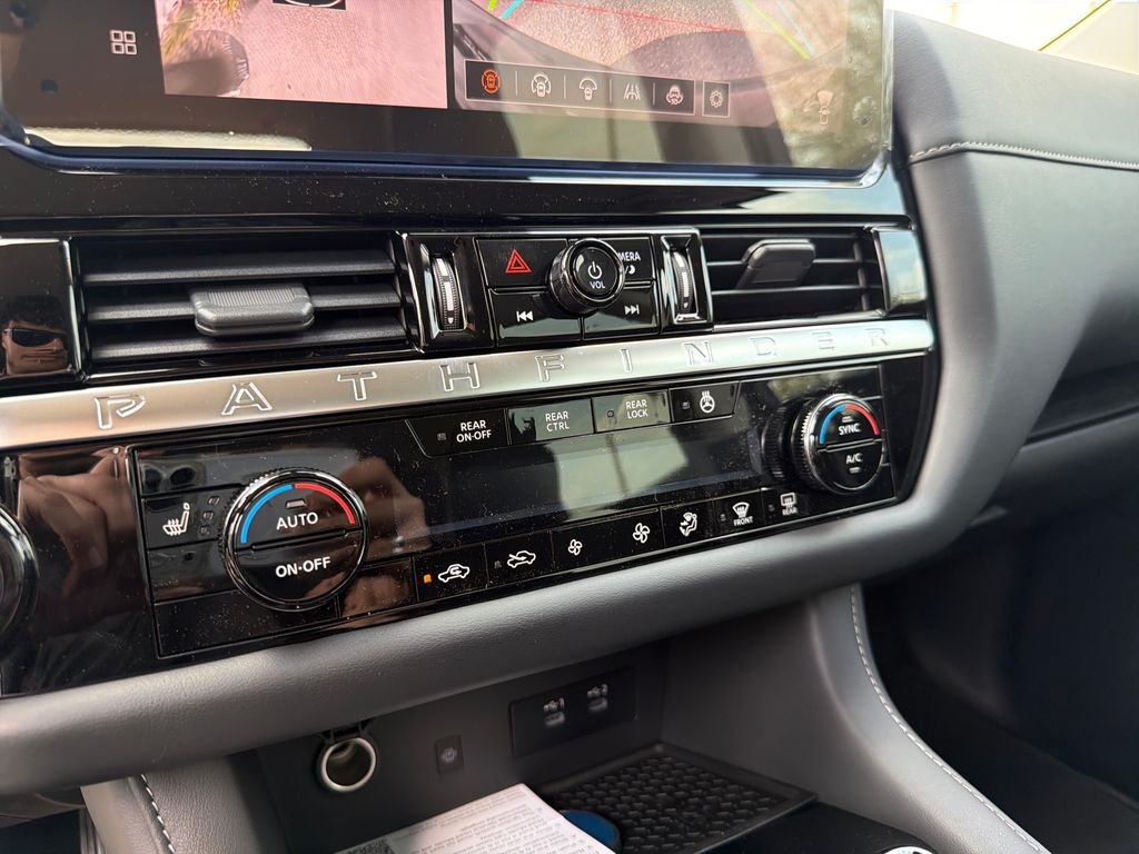 New 2026 Nissan Pathfinder SL 4D Sport Utility