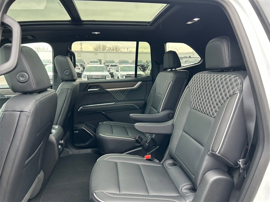 2026 GMC ACADIA - Image 32