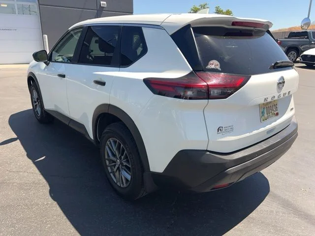 Used 2021 White Nissan S image 12