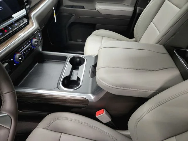 New 2026 White Chevrolet LT image 25