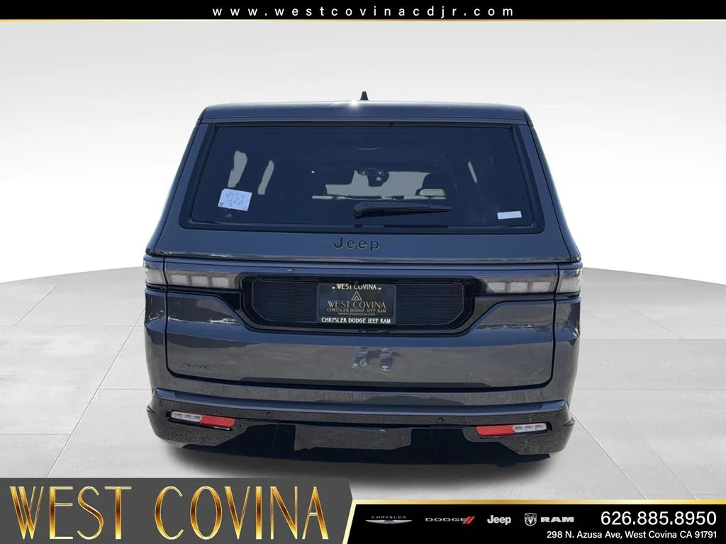New 2026 Baltic-Gray Metallic Clear-Coat Exterior Paint Jeep Limited Reserve image 9