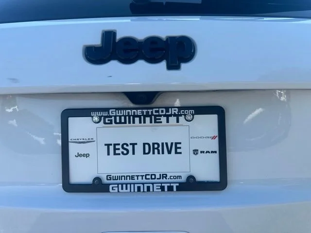 Used 2021 White Jeep Laredo X image 11